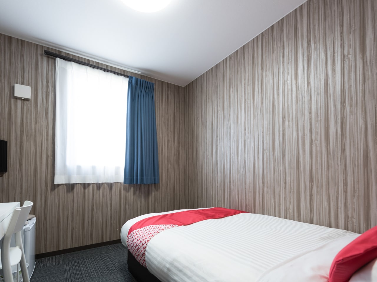 セミダブルルーム（1名または2名利用）